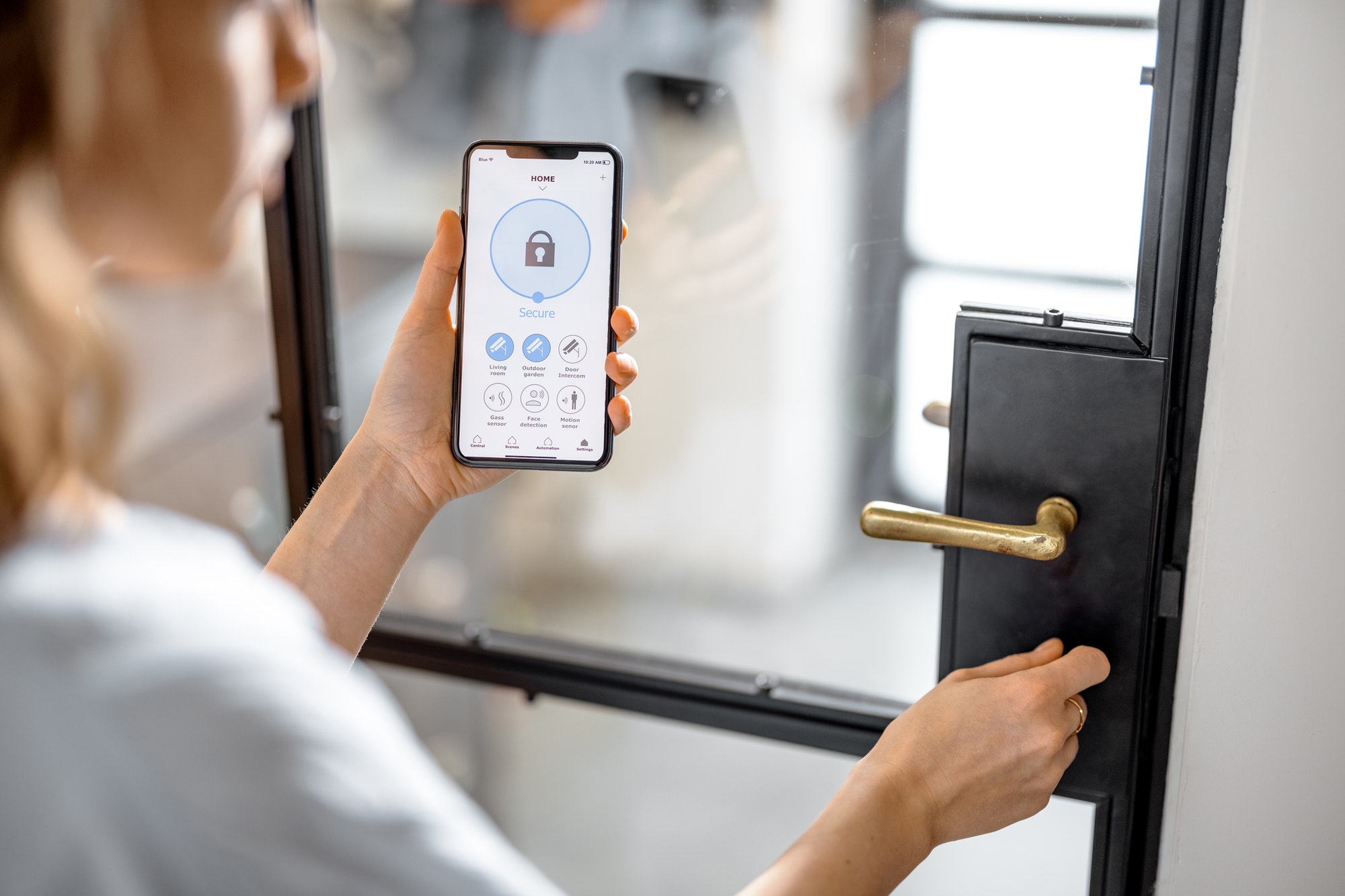 smartphone-with-launched-application-for-alarm-security.jpg